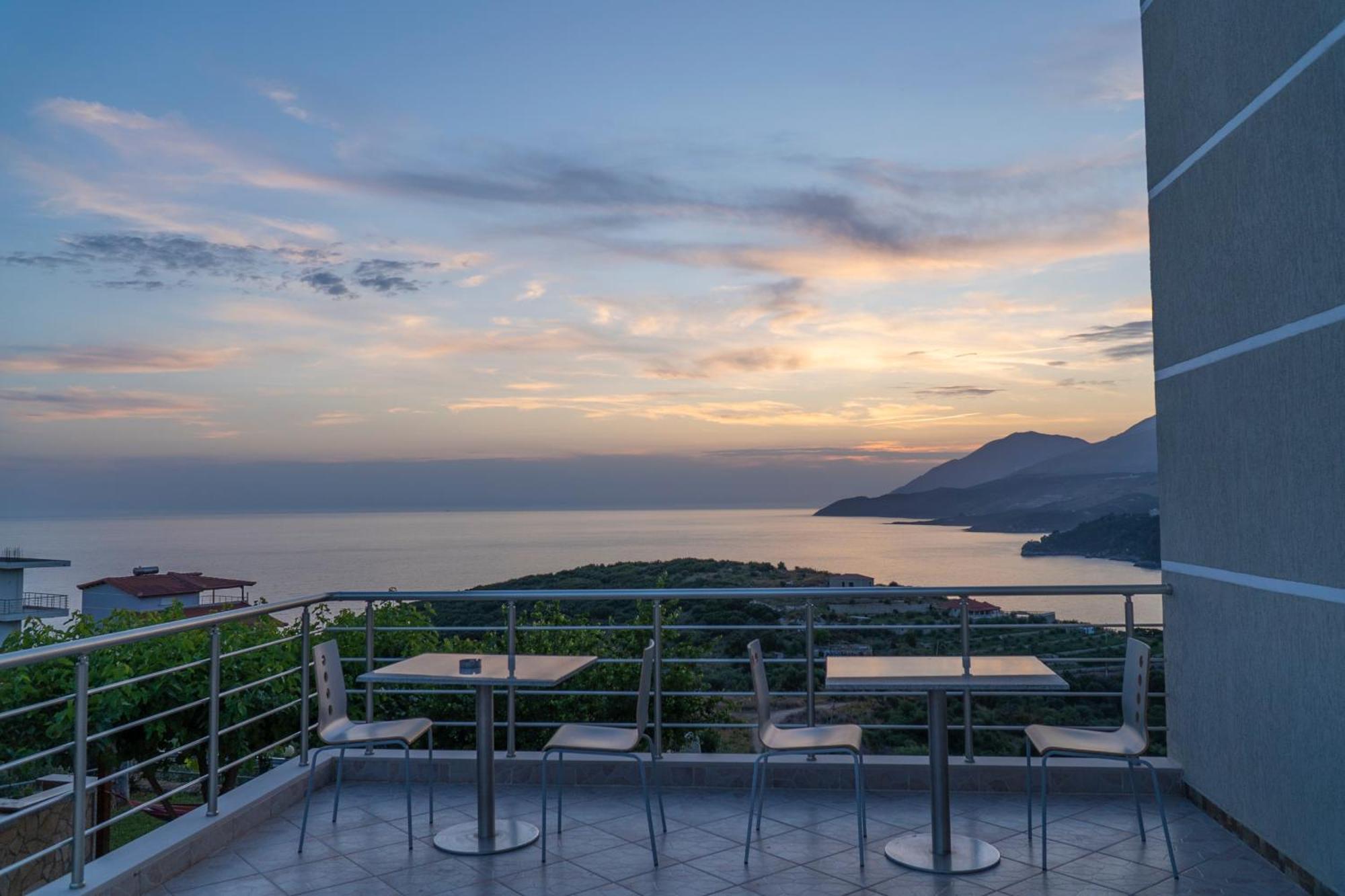 Sunset Serenity Himare Exterior photo