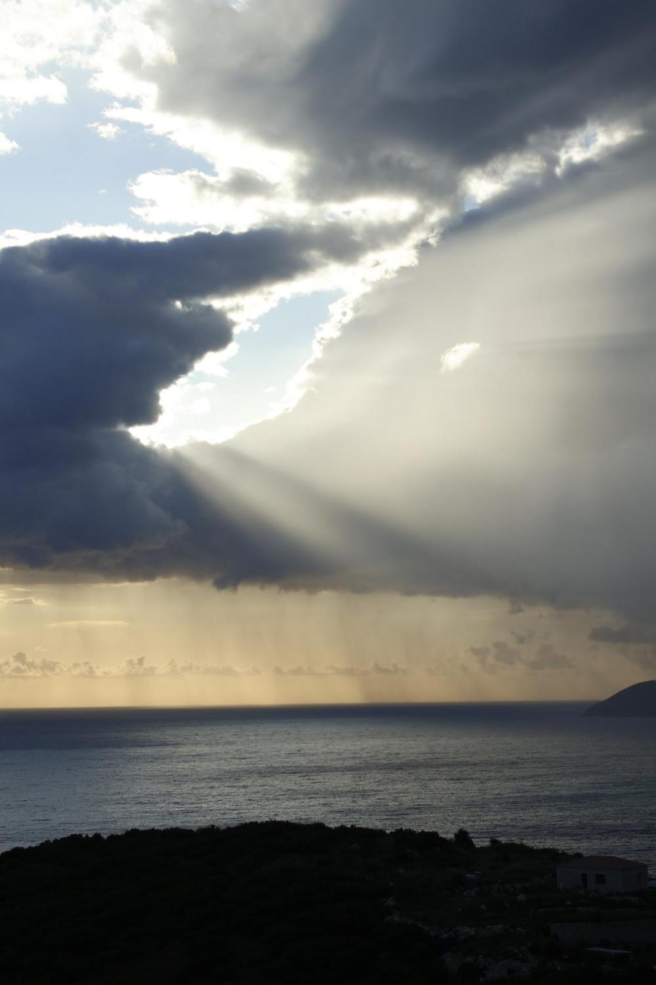 Sunset Serenity Himare Exterior photo