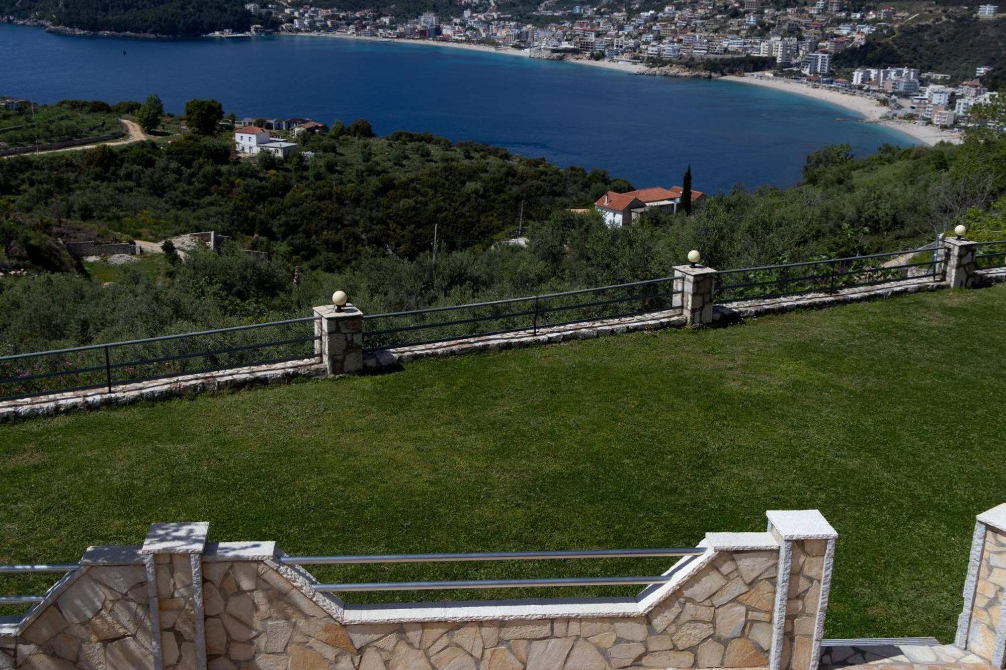 Sunset Serenity Himare Exterior photo