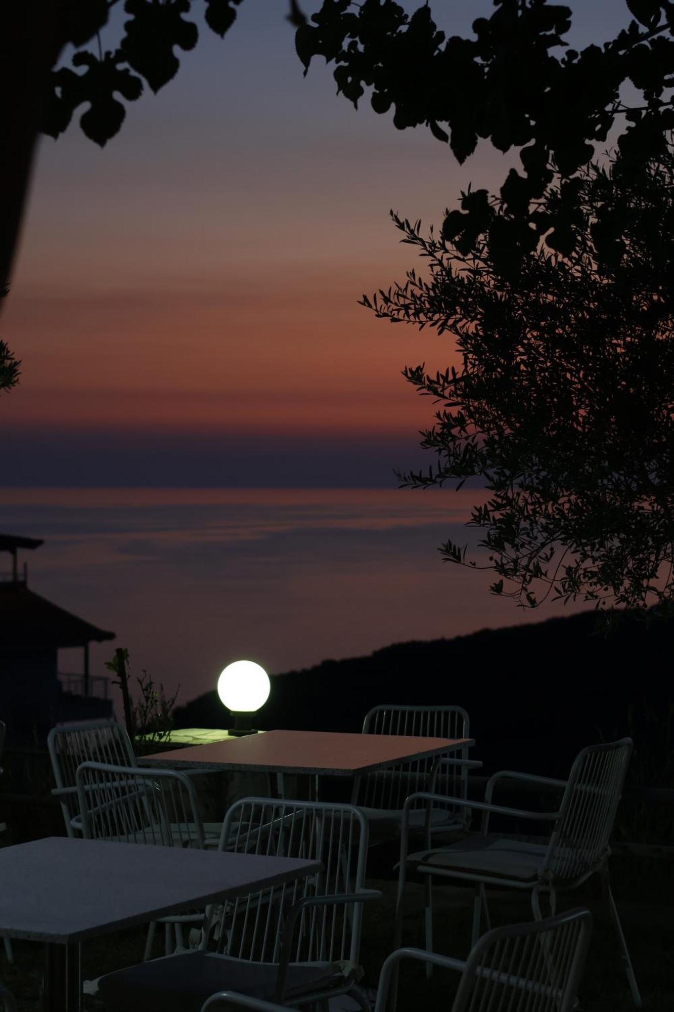 Sunset Serenity Himare Exterior photo