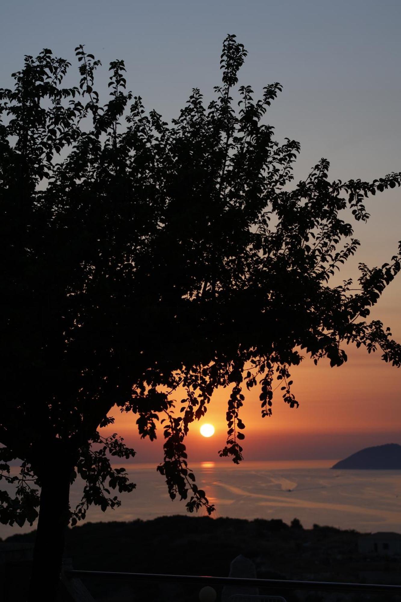 Sunset Serenity Himare Exterior photo